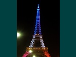Эйфелева башня с подсветкой под французский флаг